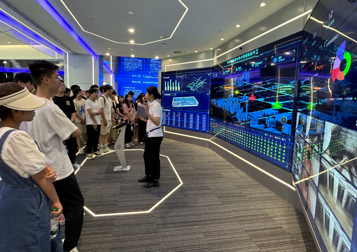 PA视讯PlayAce科技IT精英暑期实训营活动日 | 探秘南京江北新区研创园 科技火花点亮未来梦想